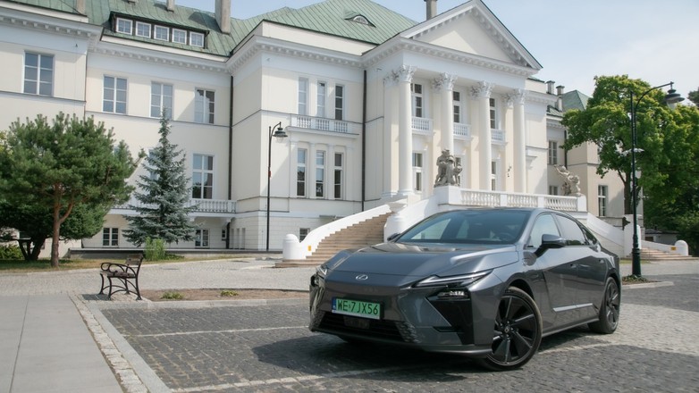 Lexus ES 2026
