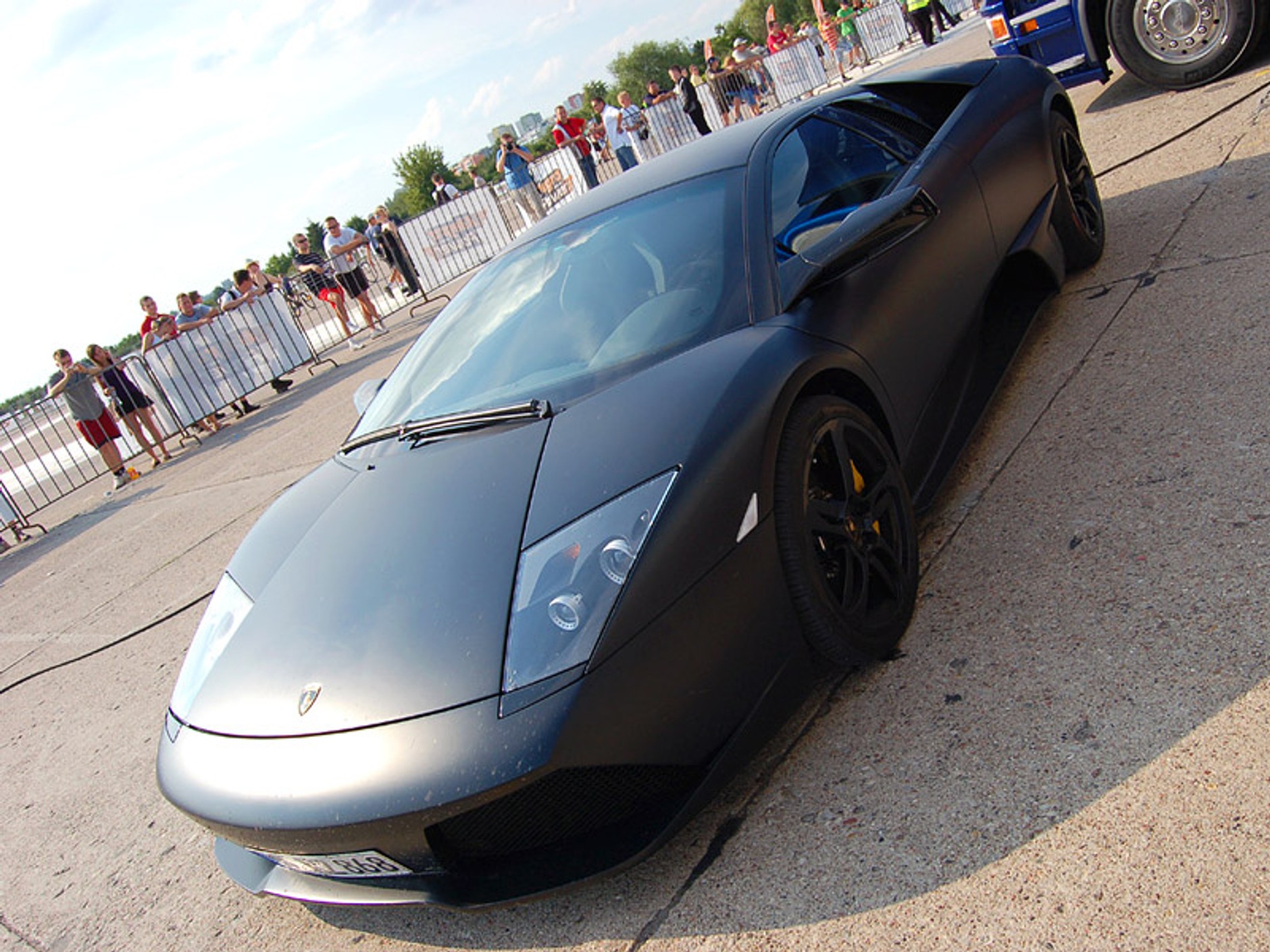 Allergro Power: piękne samochody i szczytny cel