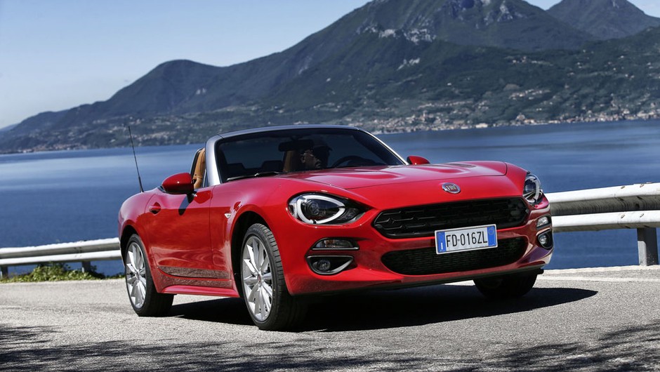 Akurat na lato – Fiat 124 Spider trafia do europejskich salonów