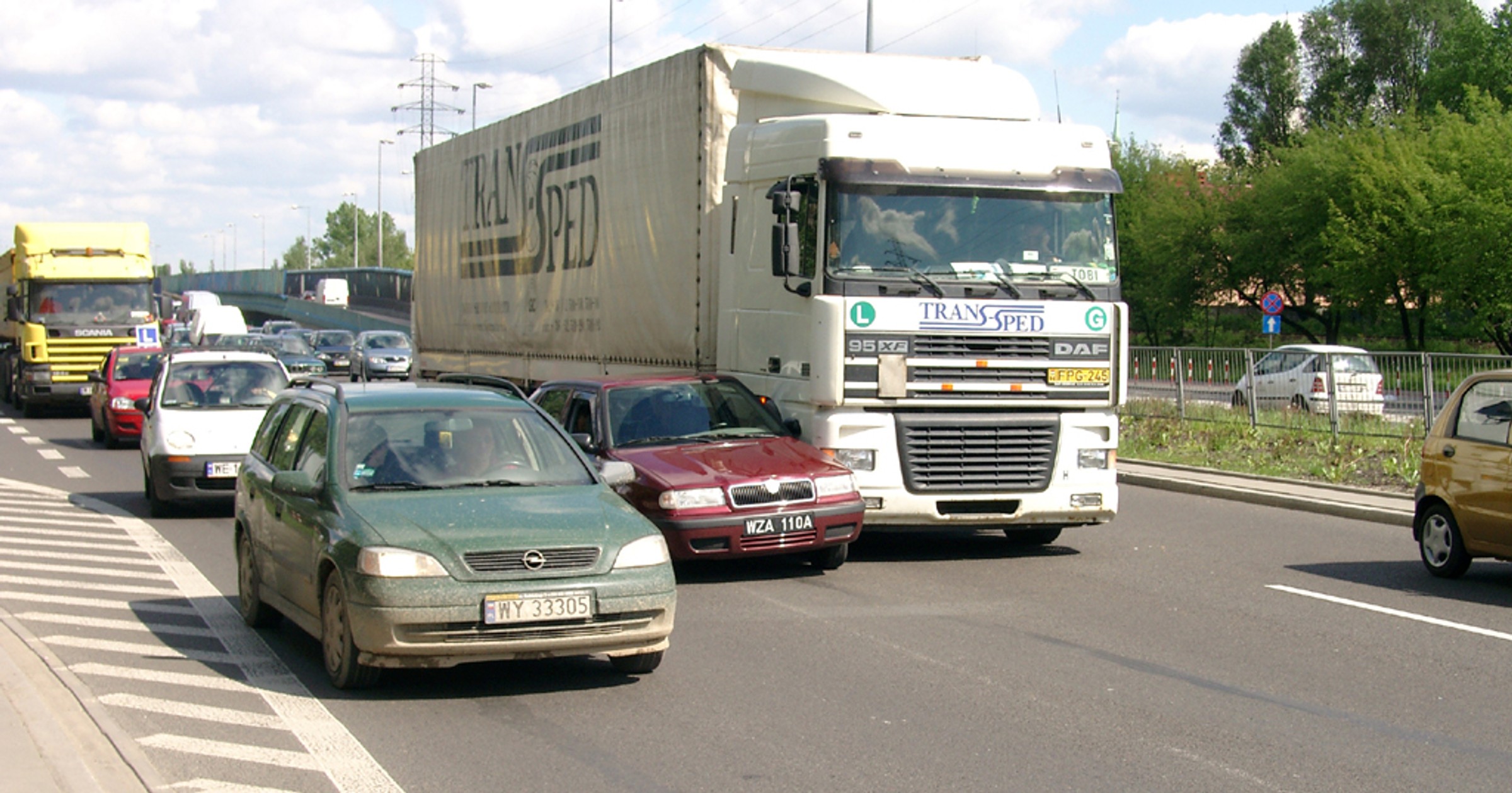 Ciężarówki na drogach
