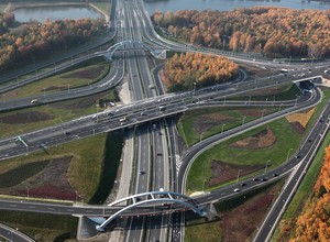 Władze Katowic chcą zadaszyć autostradę A4 i ustawić na drodze szklarnie. To może mieć sens