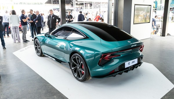 MG odsłoniło w Goodwood szokującego Cyber GTS-a. Czy to będzie powrót do korzeni?