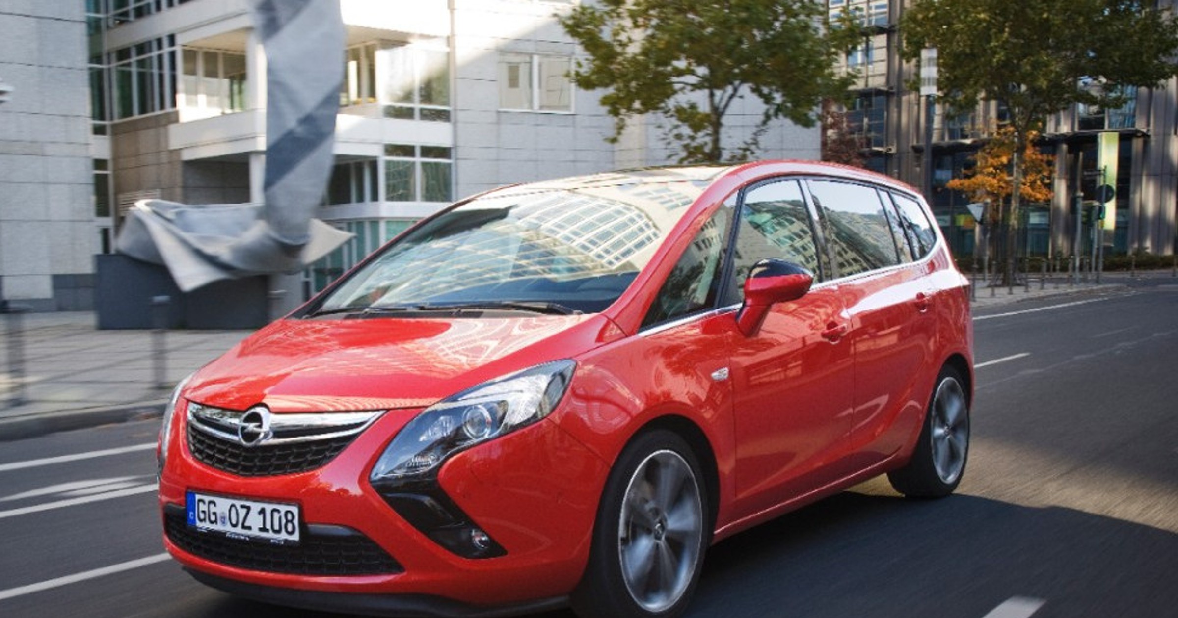 Opel Zafira Tourer BiTurbo: szybki minivan