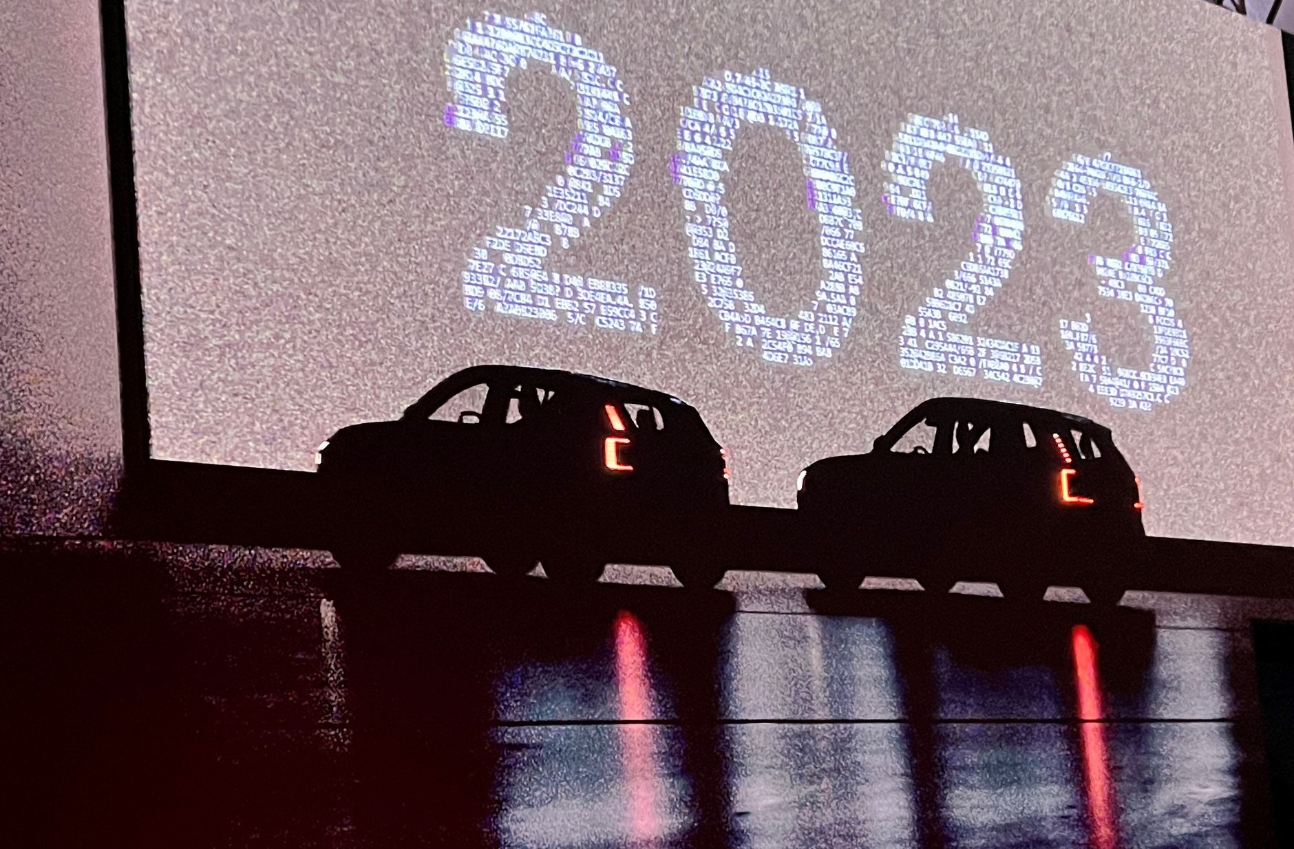 Volvo EX30 (po lewej) i EX90