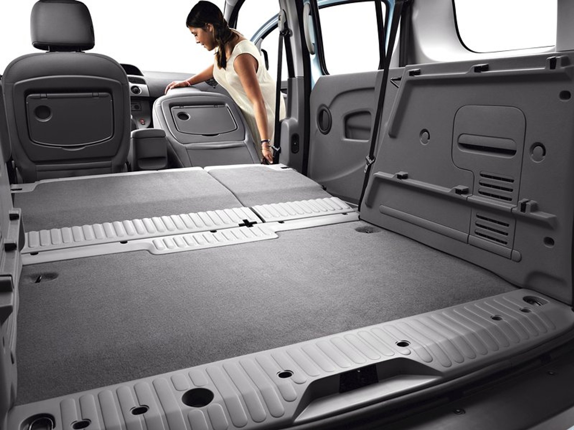 IAA Frankfurt 2007: Renault Kangoo – bardziej praktyczne i komfortowe (wideo)