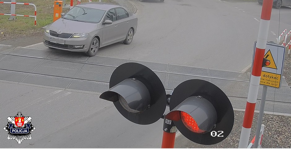 Wjazd na przejazd kolejowy pomimo zakazu
