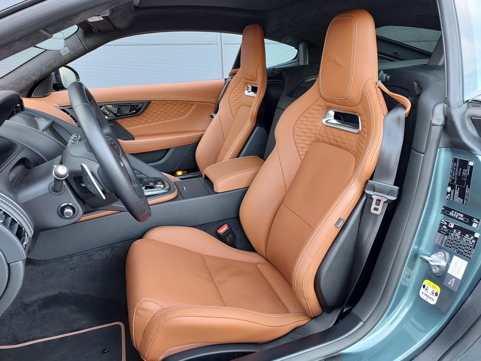 Jaguar F-Type R75
