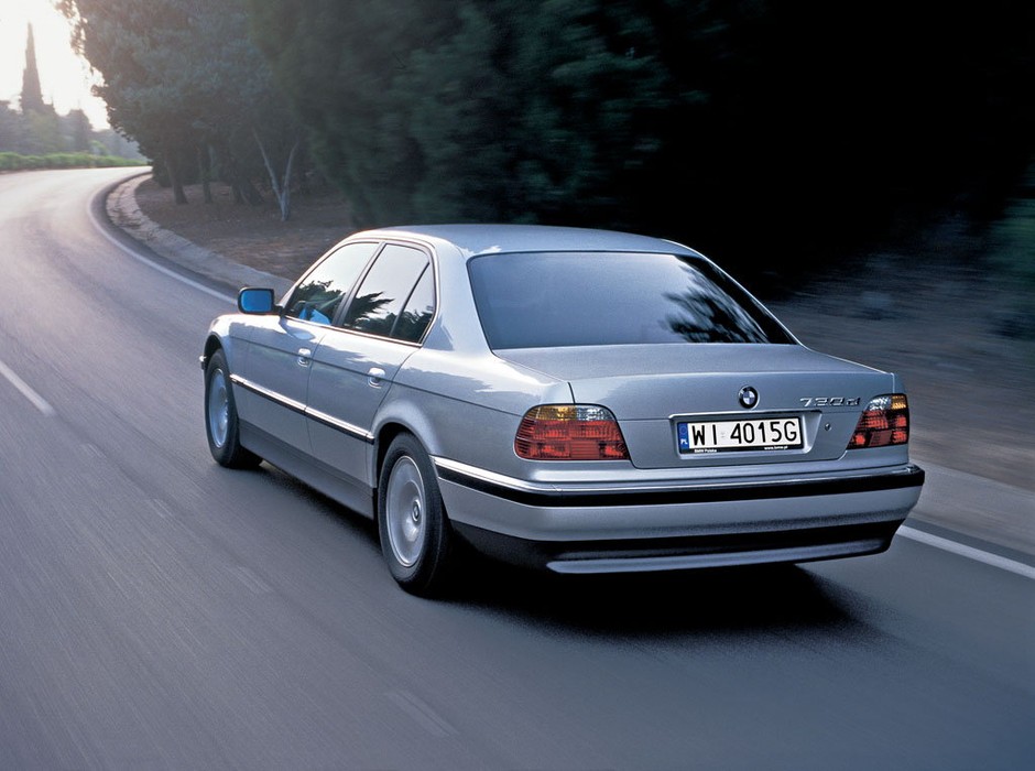 Używane BMW serii 7 - tanio raczej nie będzie, ale...