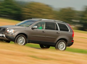 Volvo XC90: za ładny, by po prostu wjechać nim w błoto