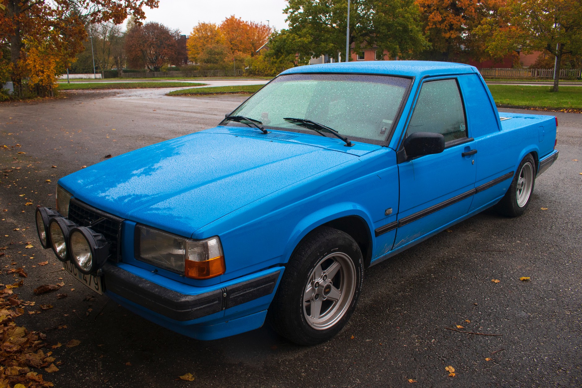 Volvo 745 jako traktor-samoróbka, którym może jeździć nawet 15-latek