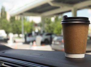 Nowy podatek na stacjach paliw sprawi, że kawa i jedzenie będą droższe