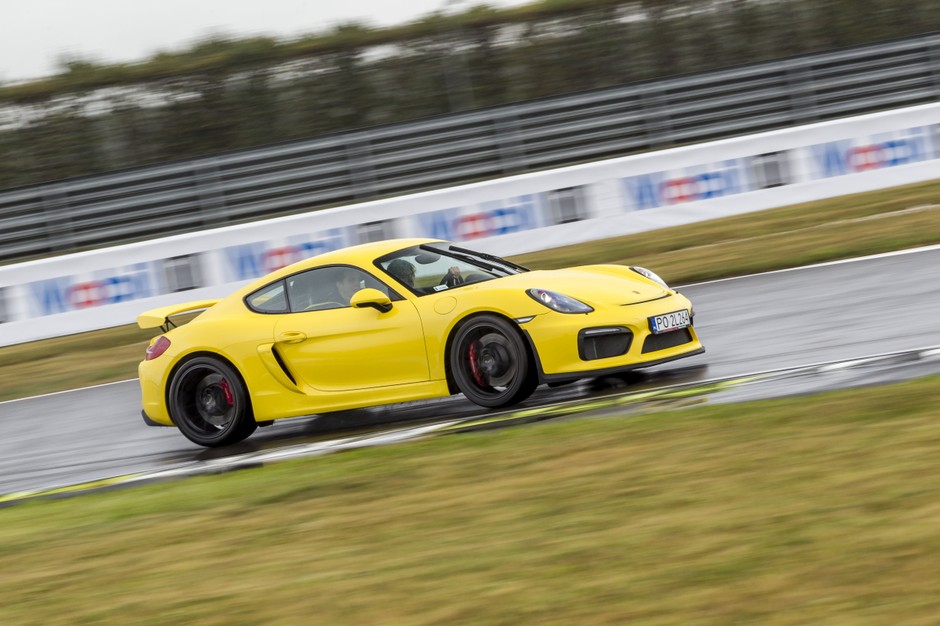 Porsche Cayman GT4
