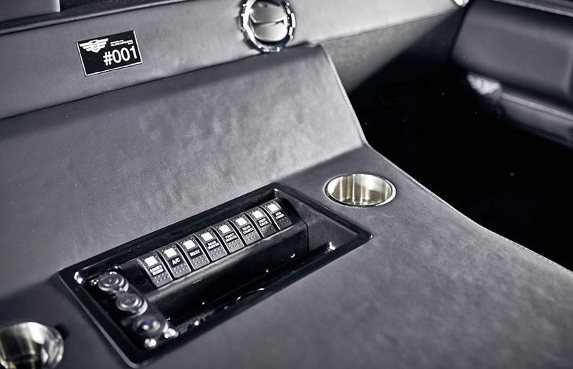 Hummer H1 Launch Edition