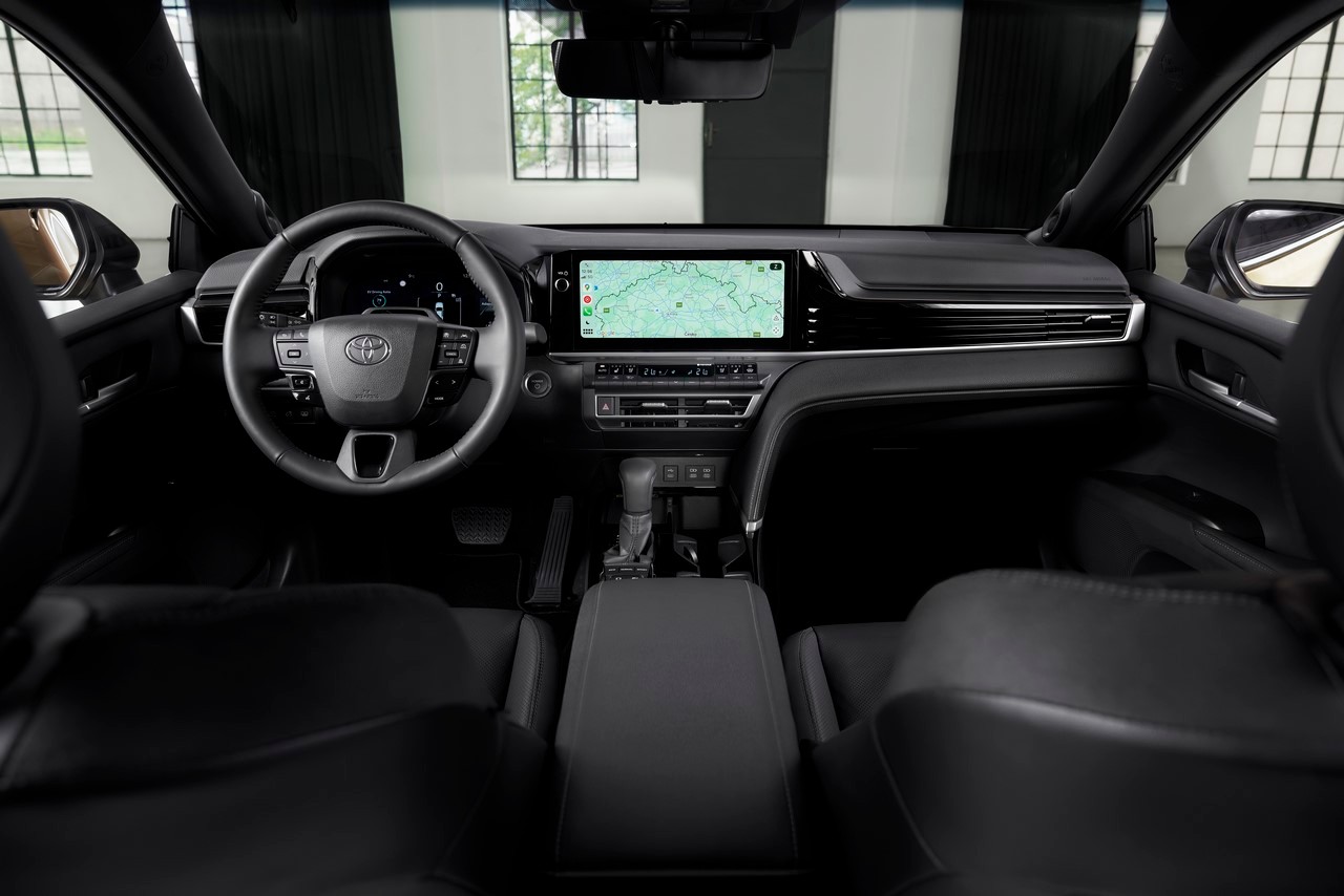 Nowa Toyota Camry