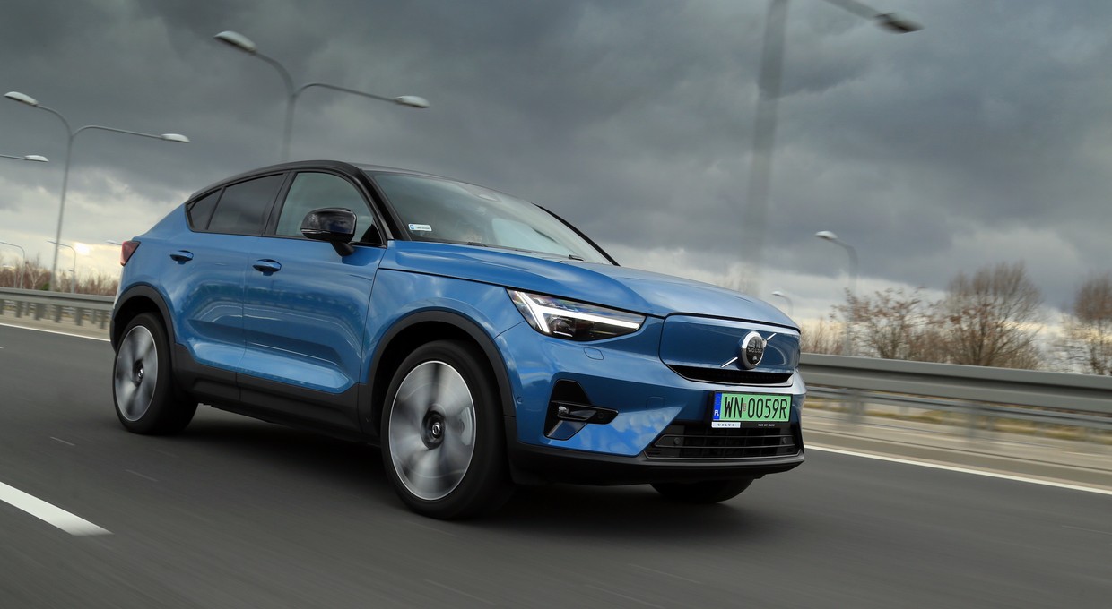 Volvo C40 Recharge Twin P8 – samochód dla tych, co kochają prostotę i skandynawski styl
