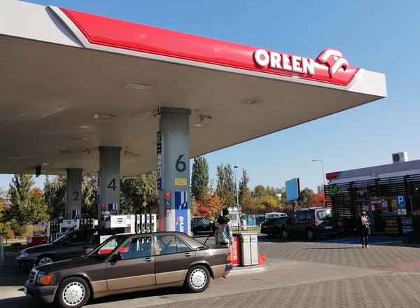 Oblężenie na stacjach Orlenu. Tyle paliwa można kupić jednorazowo
