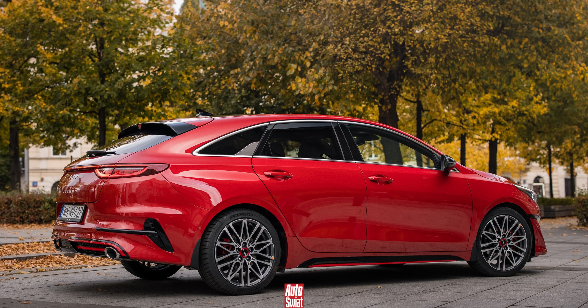 Czy kompakt Kii ma w nazwie Unię Europejską? Co naprawdę oznacza imię wielkiego hitu Toyoty? 10 sekretów nazw aut