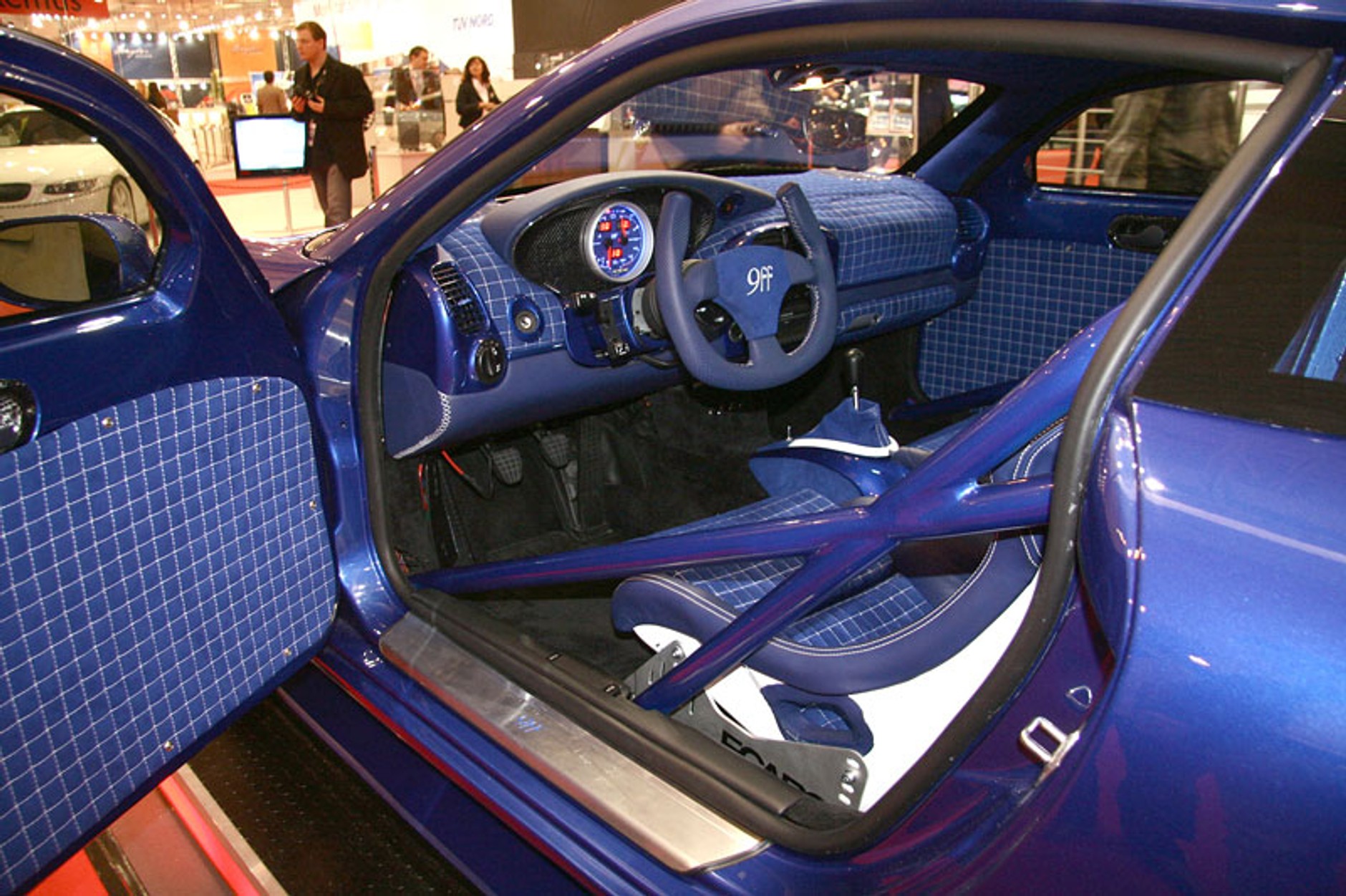 9ff GT9: podrasowane Porsche pokonało Bugatti Veyron