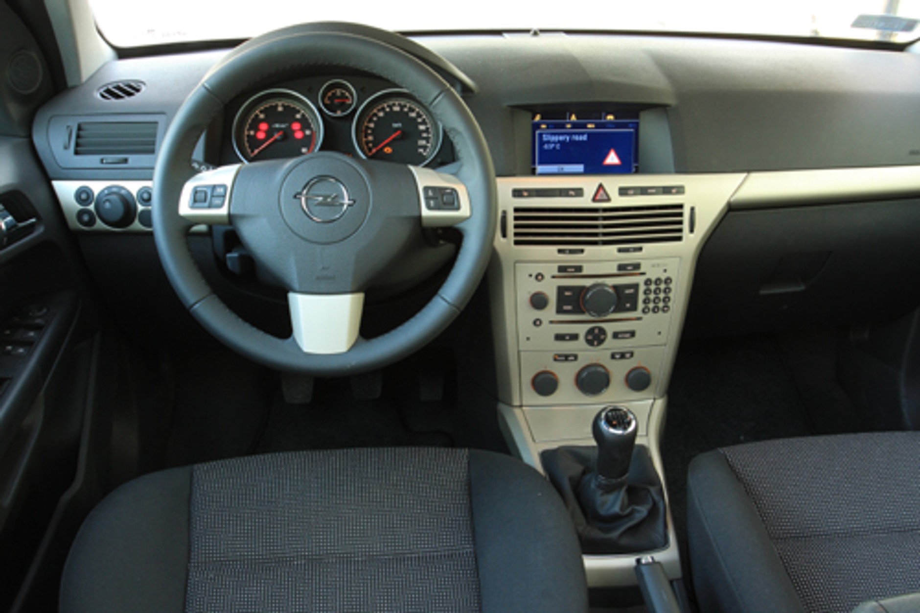 Opel Astra 1.9 CDTI Enjoy Plus - Sprawdzony kompakt