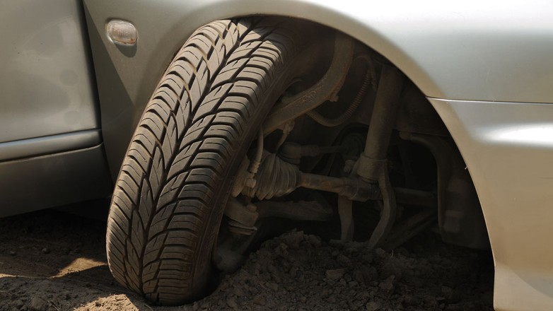 Takie mogą być skutki ignorowania stuków z zawieszenia