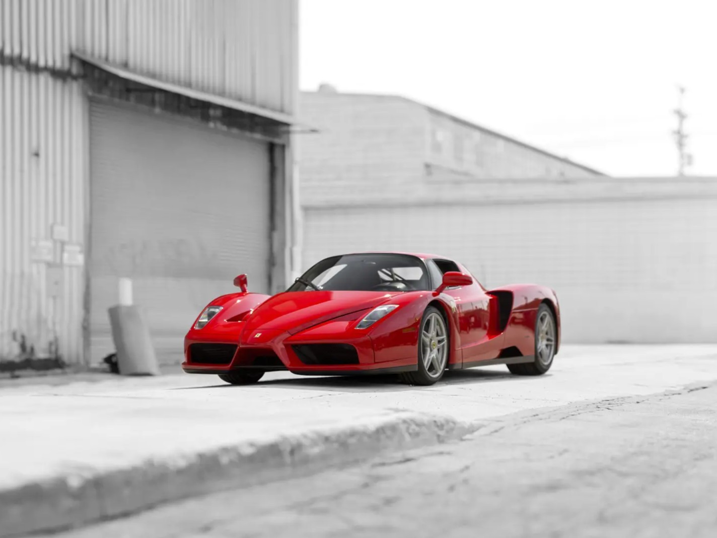 Ferrari Enzo Jana Pawła II trafiło w 2015 r. na aukcję w USA