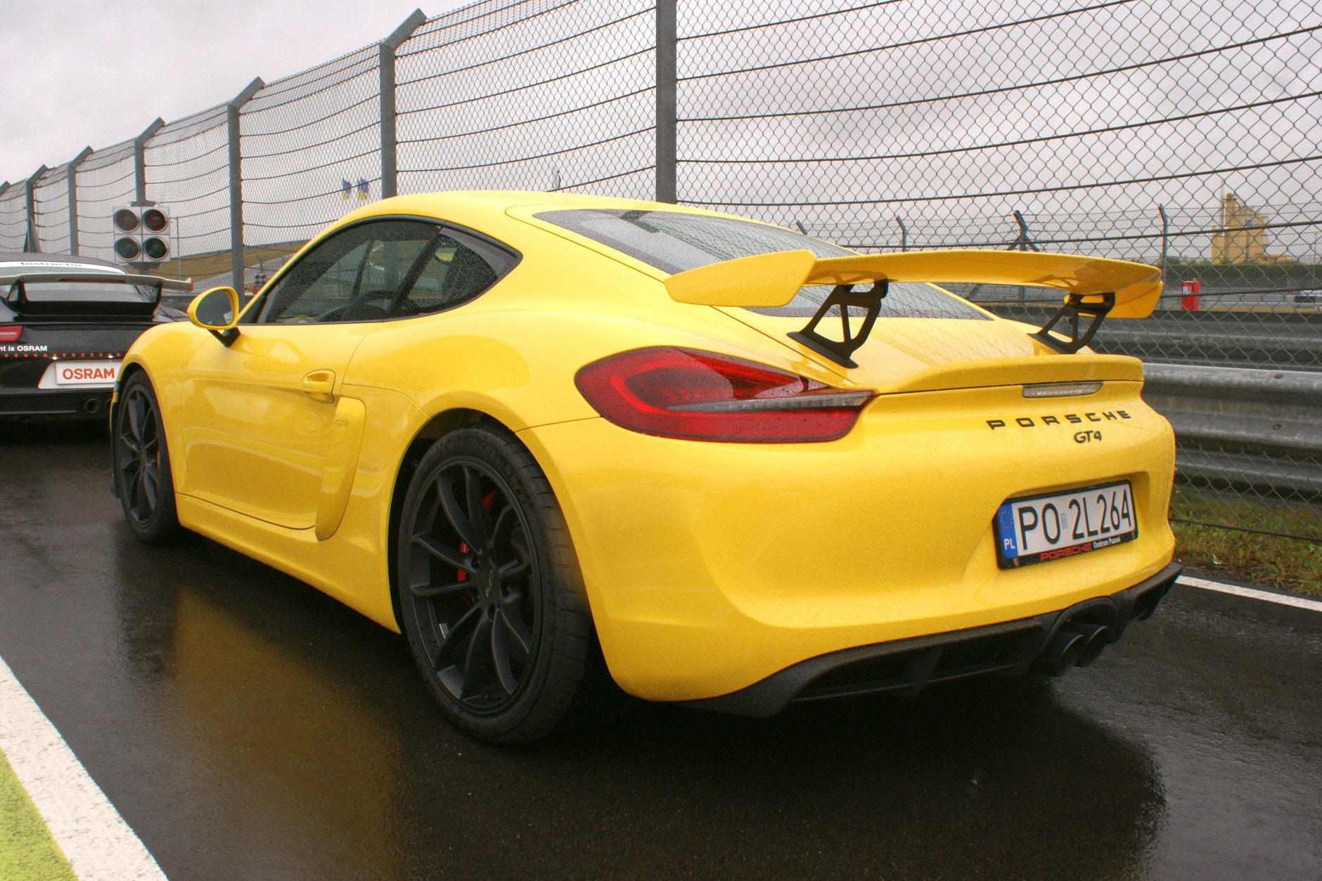 Porsche Cayman GT4