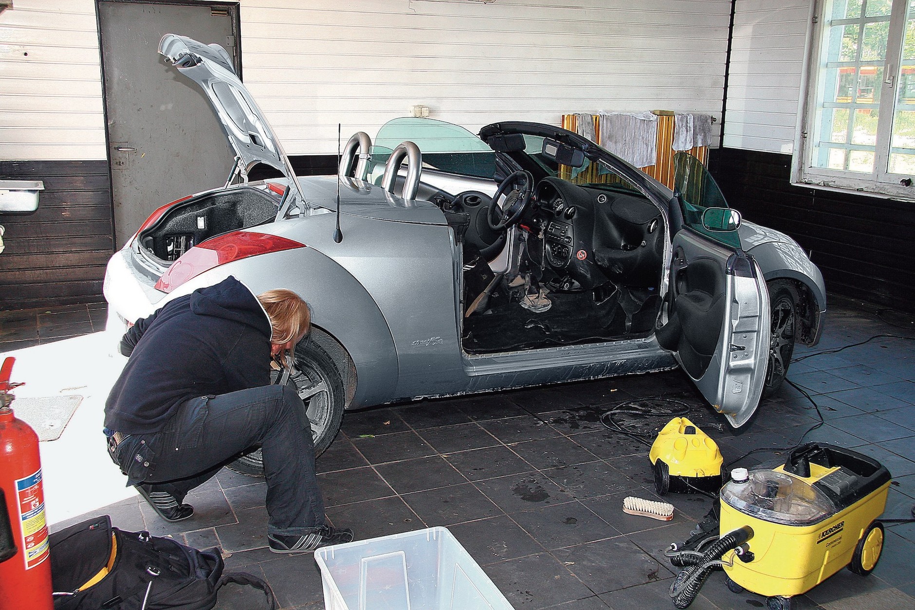 Podtopione auto w warsztacie: po naprawie szybka sprzedaż