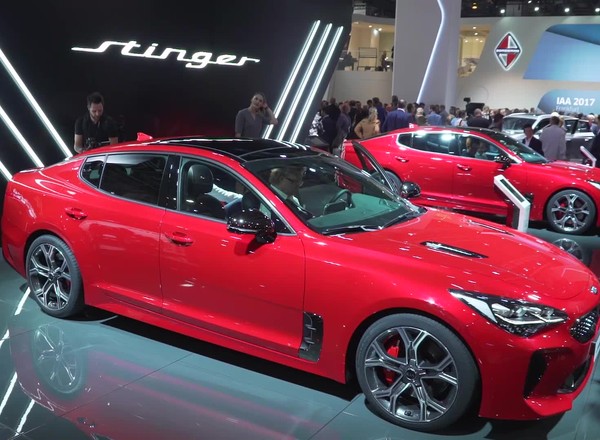 Kia Stinger - ten model ukradł targi wszystkim markom