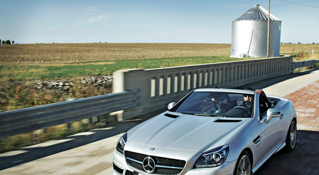 Mercedes SLK 55 AMG: roadster z „V8-ką”: do lansu i oszczędzania