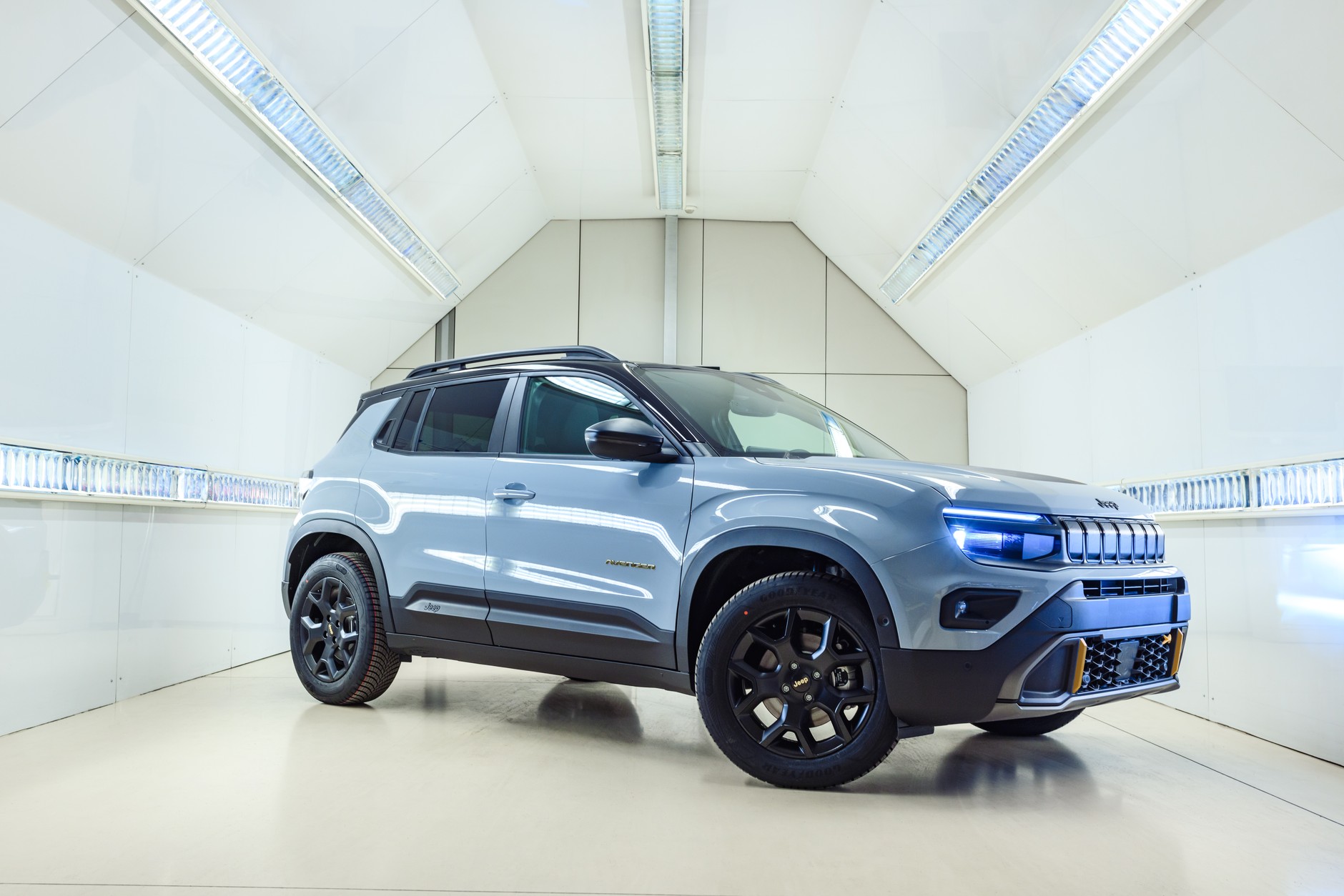 Jeep Avenger 4xe. Ruszyła produkcja w Tychach