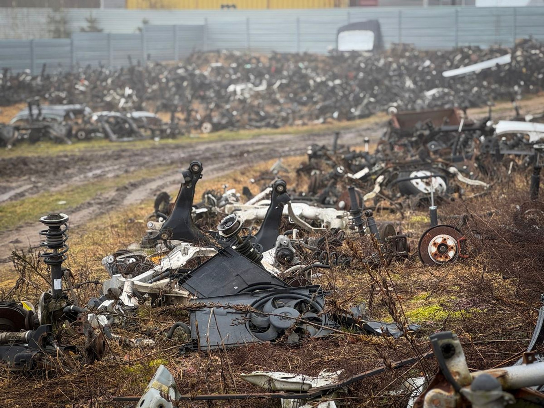Akcja policji. Odzyskali i zabezpieczyli pojazdy o wartości niemal 3 mln zł