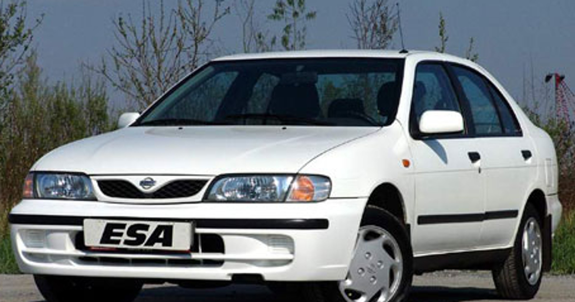 Nissan Almera (1995-2000) - grunt to nie rzucać się w oczy!