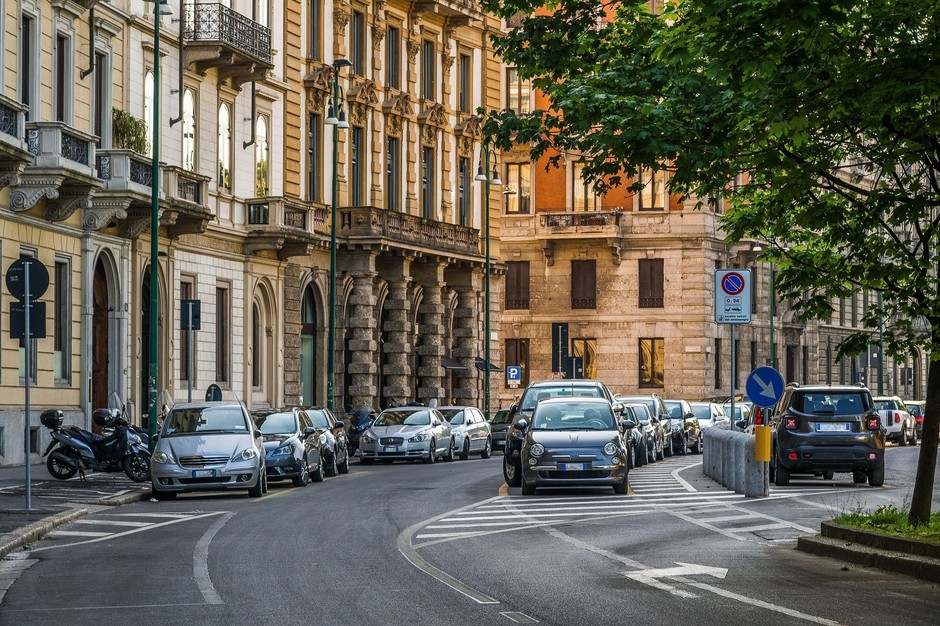 Urokliwa uliczka w starszej części Mediolanu