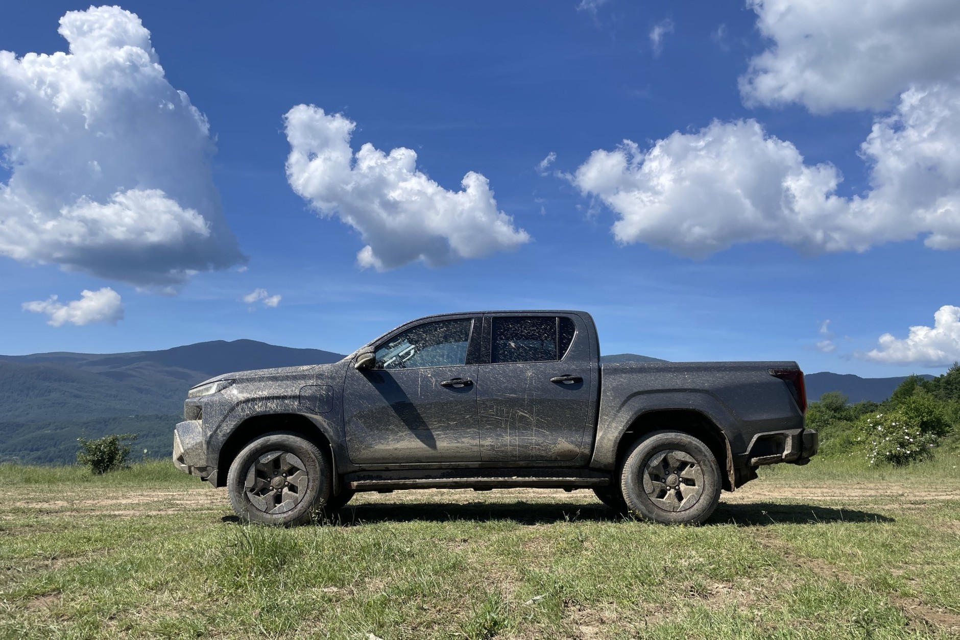 Nowa Toyota Hilux BEV