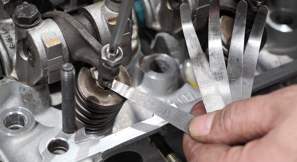 Kontrola i regulacja luzów zaworowych