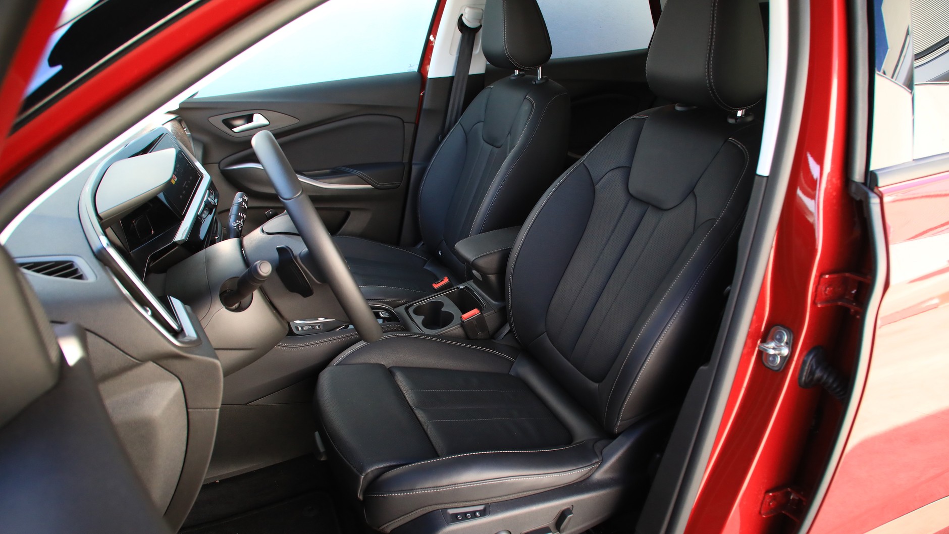 Opel Grandland – wysoki komfort jazdy to m.in. zasługa foteli AGR