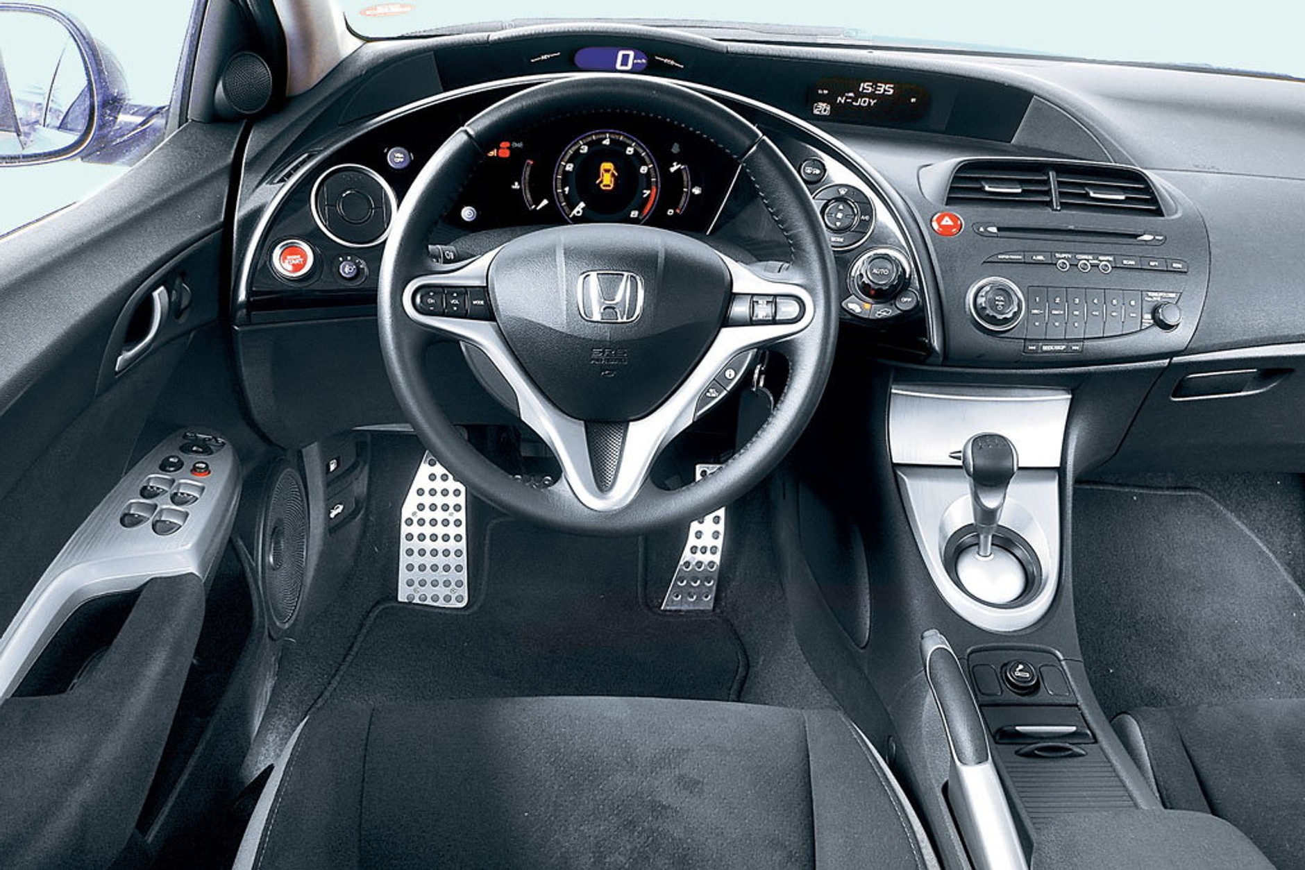 Intrygująco solidna - Honda Civic 1.8