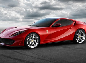 Ferrari 812 Superfast - nazwa mówi wszystko