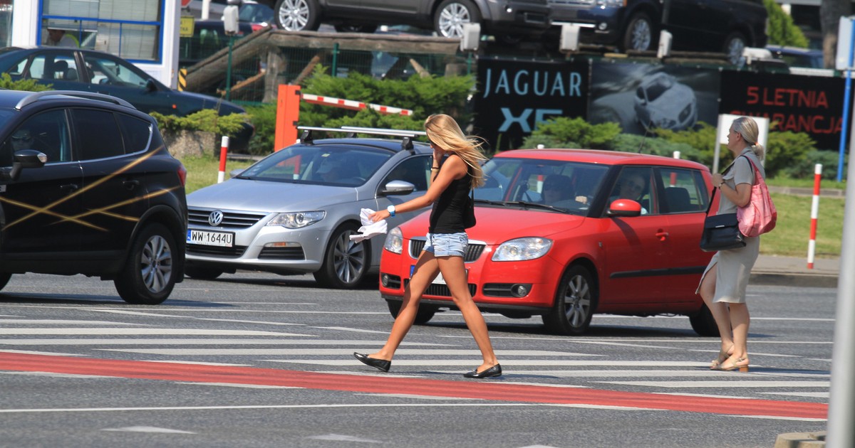 PIeszy z pierwszeństwem... jeszcze przed wejściem na pasy. Ma być jak w Europie, ale czy się sprawdzi w Polsce?
