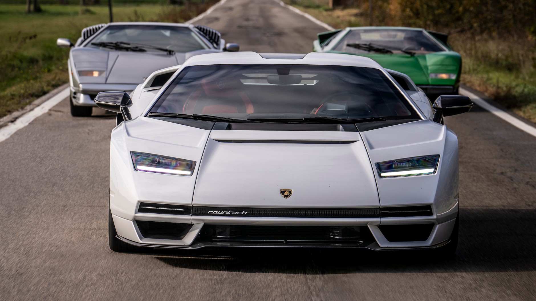 Lamborghini Countach LPI 800-4 rusza w drogę