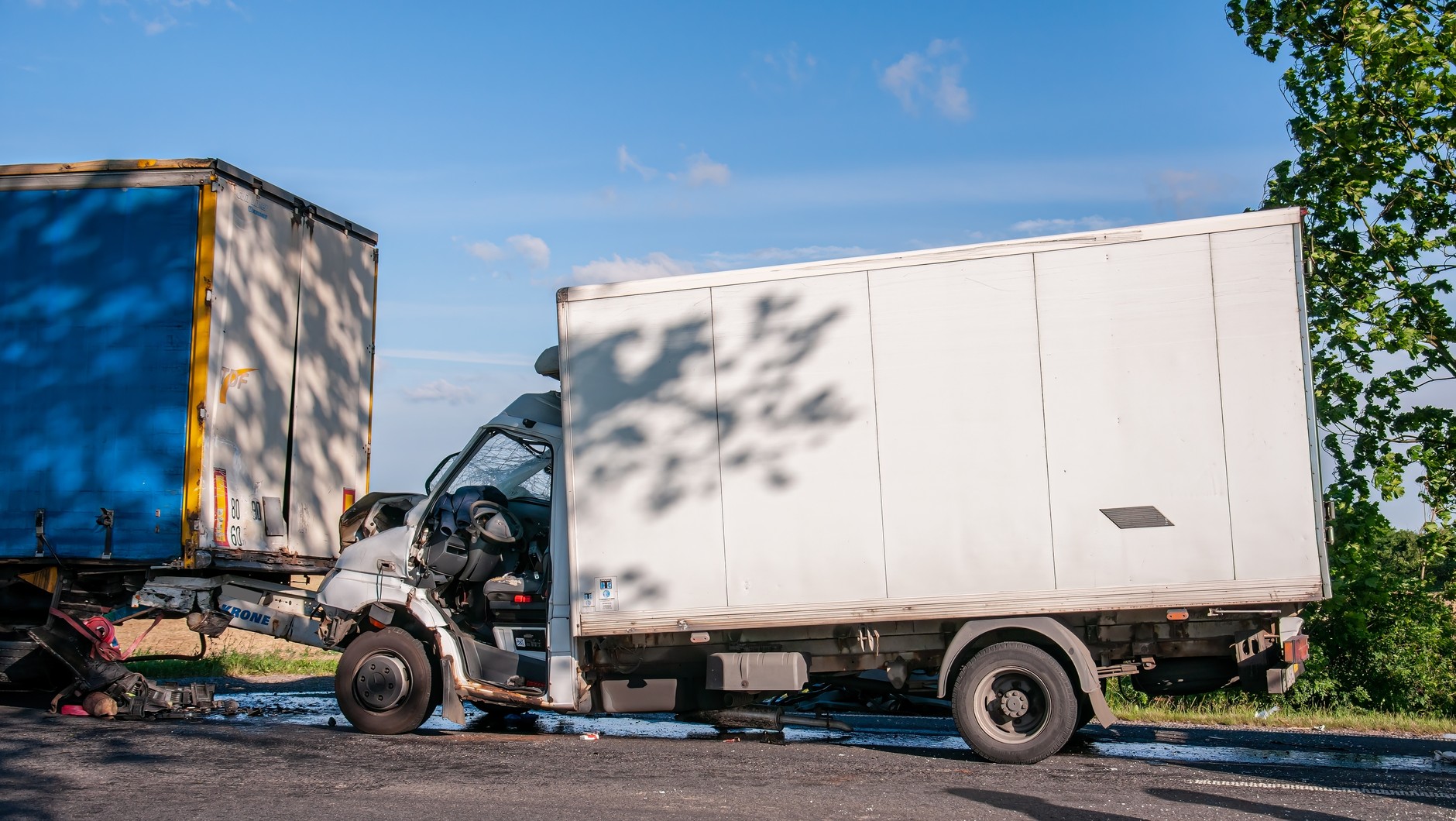 Obcokrajowcy pracują w Polsce często jako kierowcy – przy dużych przebiegach rocznych ryzyko wypadku rośnie.