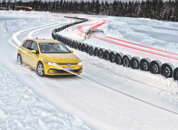 Test opon zimowych w popularnym rozmiarze 205/55 R16 H. Które opony zimowe warto kupić w 2021 roku?