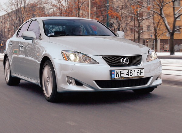 Lexus IS 250 Prestige - z archiwum Auto Świata