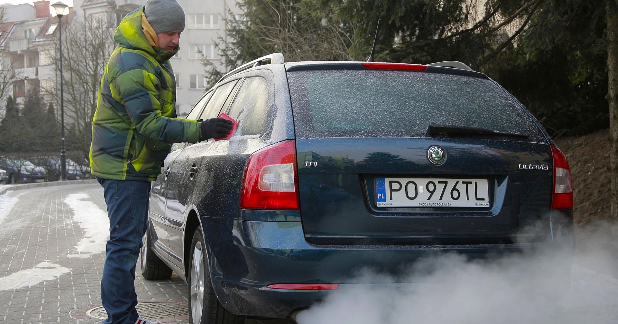 Odpalanie samochodu w zimie