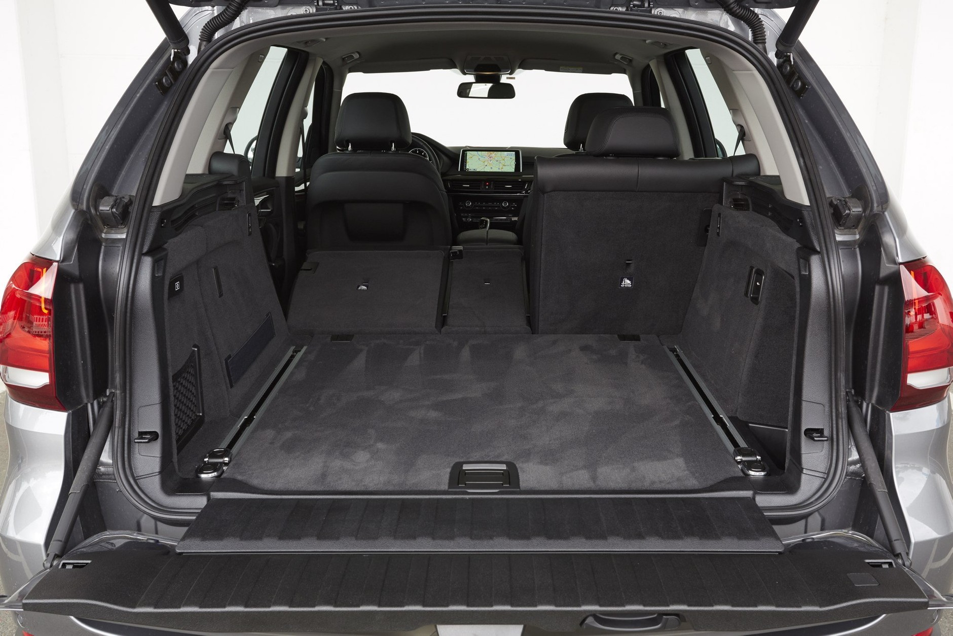 Porównanie: BMW X5 xDrive 25d, Hyundai Santa Fe 2.2 CRDI, Volkswagen Touareg 3.0 TDI V6, Volvo XC90 D5 AWD