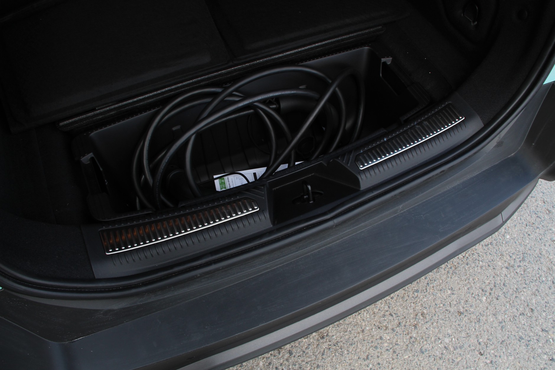 Renault 4 E-Tech Iconic