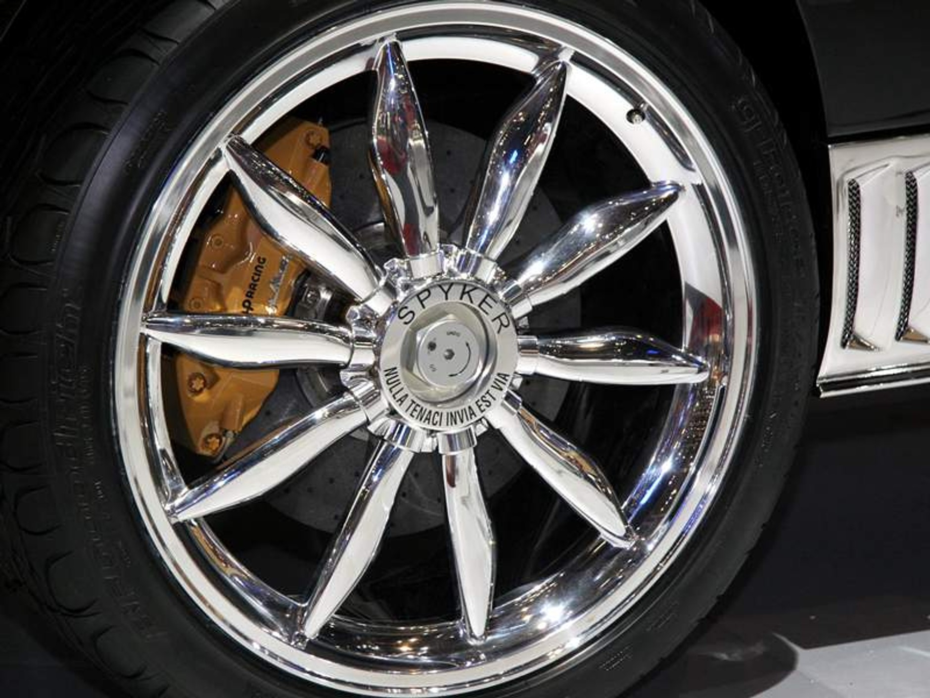 Seryjny Spyker D12 Peking-to-Paris pojawi się w Genewie