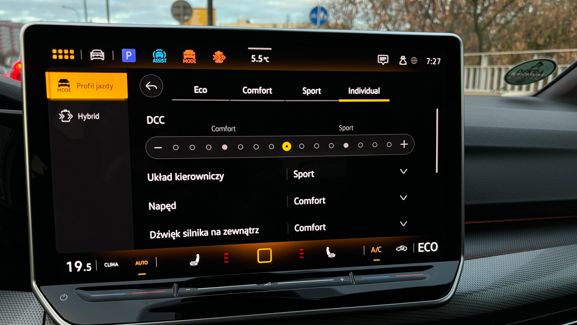Volkswagen Golf z elektronicznie sterowanym zawieszeniem DCC