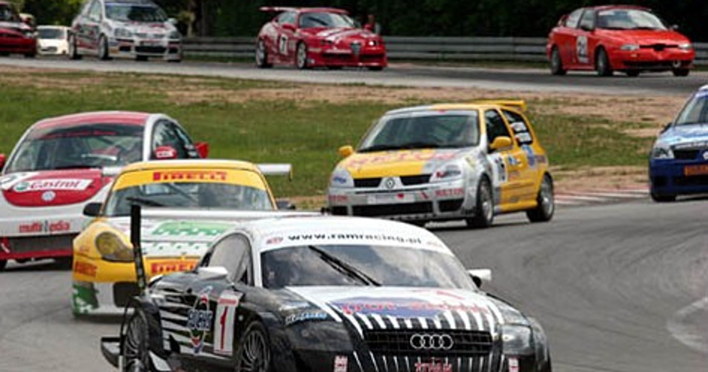 Audi w płomieniach