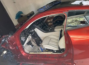 Detektywi namierzyli poszukiwane BMW M850i. Nie nadaje się do jazdy